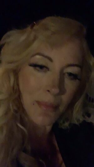 Loana Petrucciani Instagram - ur 🥹.. Je vous souhaite une fin de journée 💋💋💋💋 Bisous, bisous 😘 💖 loana #beauty ##frenchgirl #miroir #naturalmakeup #loveyou #influenceuse #romantic #women #selfie #love #heart #sweet #friends #blondebombshell  #love #heart #sweet #friends #blondebombshell #🧡 Bisous mes loulous 💖 une pensée pour vous  lors d’un soirée à Cannes.. Fantastique !! Bisous d’amour 💖💖💖