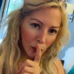 Loana Petrucciani Instagram - Chuuuuuuut je vous aime 🥰🩷🩷🩷🩷🩷🩷🩷 🤩💕💕💕 💖💖💖 💖 💖💖💖💖💖💖💖💖 ✨🌺🌺 💕 💖 loana #beauty ##frenchgirl #miroir #naturalmakeup #loveyou #influenceuse #romantic #women #selfie #love #heart #sweet #friends #blondebombshell #love #heart #sweet #friends #blondebombshell #🧡