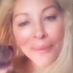 Loana Petrucciani Instagram - Heureuse 🤩💕 💖 loana #beauty ##frenchgirl #miroir #naturalmakeup #loveyou #influenceuse #romantic #women #selfie #love #heart #sweet #friends #blondebombshell #love #heart #sweet #friends #blondebombshell #🧡