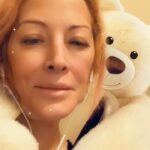 Loana Petrucciani Instagram - Câlin 🤗 du matin… Gros bisous mes loulous.. 🫶🫶🫶 Love U 🩷🩷🩷🩷🩷 💕💕💕 💖💖💖 💖 💖💖💖💖💖💖💖💖 ✨🌺🌺 💕 💖 loana #beauty ##frenchgirl #miroir #naturalmakeup #loveyou #influenceuse #romantic #women #selfie #love #heart #sweet #friends #blondebombshell #love #heart #sweet #friends #blondebombshell #🧡