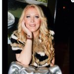 Loana Petrucciani Instagram - Bonne nuit les loulous 💖 😰 loana #beauty ##frenchgirl #miroir #naturalmakeup #loveyou #influenceuse #romantic #women #selfie #love #heart #sweet #friends #blondebombshell #love #heart #sweet #friends #blondebombshell #🧡 Mes loulous juste pour vous rappeler que si vous voulez faire une dédicace personnalisé de moi à qui vous voulez ou même vous même pour n’importe quelle occasion ou juste pour faire plaisir .. Vous pour pouvez me retrouver sur le site Vidoleo