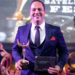 Lobna Ezzat Instagram - البقاء لله والدوام لله توفي إلى رحمة الله تعالى صديقي وأخي / مصطفي درويش تشييع الجنازة عقب صلاة العصر من مسجد الحصري باكتوبر العزاء بأذن الله تعالى باكر عقب صلاة المغرب بمسجد الشرطة بالخمائل بالشيخ زايد متعودة أباركلك أو أرخم عليك وأقولك يا نجم العالم صوره بس..معملتش حسابي أقولك سلام بس مبسوطه أننا بالصدفة أتقابلنا من يومين وزعلانه عشان قولتلي عايزين نتصور وملحقناش وبسوطه عشان خت خطوات في حلمك اللي كان نفسك تحققه من زمان وزعلانه عشان مشيت بالسرعة دي كل اللي جوايا متلخبط بس عايزه أقولك سلام يا طيب يا جدع يا صديقي الغالي وعشرة السنين ربنا يصبر كل حبايبك وأصحابك ويغفرلك ويجعل كل طيب في ميزانك وكل دعوه وكل خير في ميزانك سلام يا أجدع الناس ...سلام يا درش💔