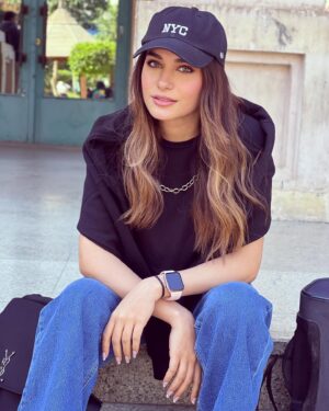 Lobna Ezzat Instagram - Bir gülüşünle başladı..