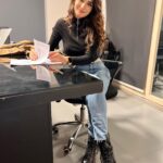 Lobna Ezzat Instagram - بسم الله توكلت علي الله @shahid.vod @mbcmasrtv