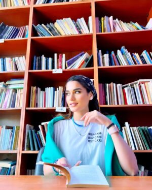 Lobna Ezzat Instagram - 📚🤍✨