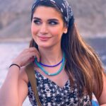Lobna Ezzat Instagram - ولو أهل المكان ضلمة سيب لهم ضحكتك شباك #لبني_عزت 🤍