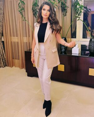 Lobna Ezzat Instagram - hola🌚