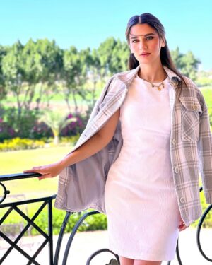 Lobna Ezzat Instagram - كل سنة وأنت طيبين ومبسوطين 🤍
