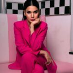 Lobna Ezzat Instagram - 💓💓 Stylist: @byisraagalal MUA: @engiihussein Outfit: @decollete_boutique_ Photographer: @mustafa.hamed__ph Location: @thediner.eg