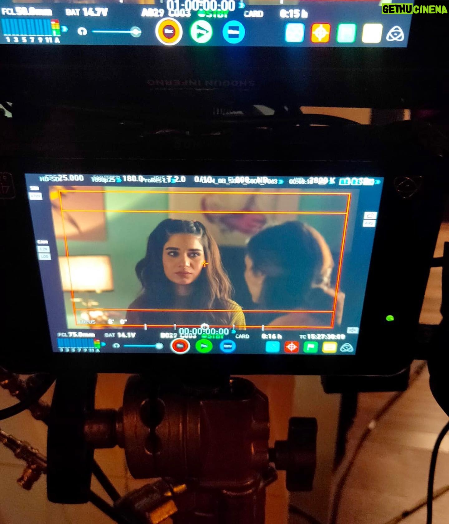 Lobna Ezzat Instagram - وأخيراً مسلسل #أولاد_عابد 🔥 شخصية #قمر أستنونا ١٥ يناير بأذن الله علي @shahid.vod @mbcgrouppr علي قنوات ال mbc يا رب يعجبكم أنا متحمسة جداً أعرف رأيكم لأني بحب كواليس المسلسل دا وبحب كل الكرو بتاعو وبحب العيلة دي إخراج المبدع دكتور @akramfarid1 مساعد مخرج casting director @ibrahimashraaf My acting coach @yassinelesamy