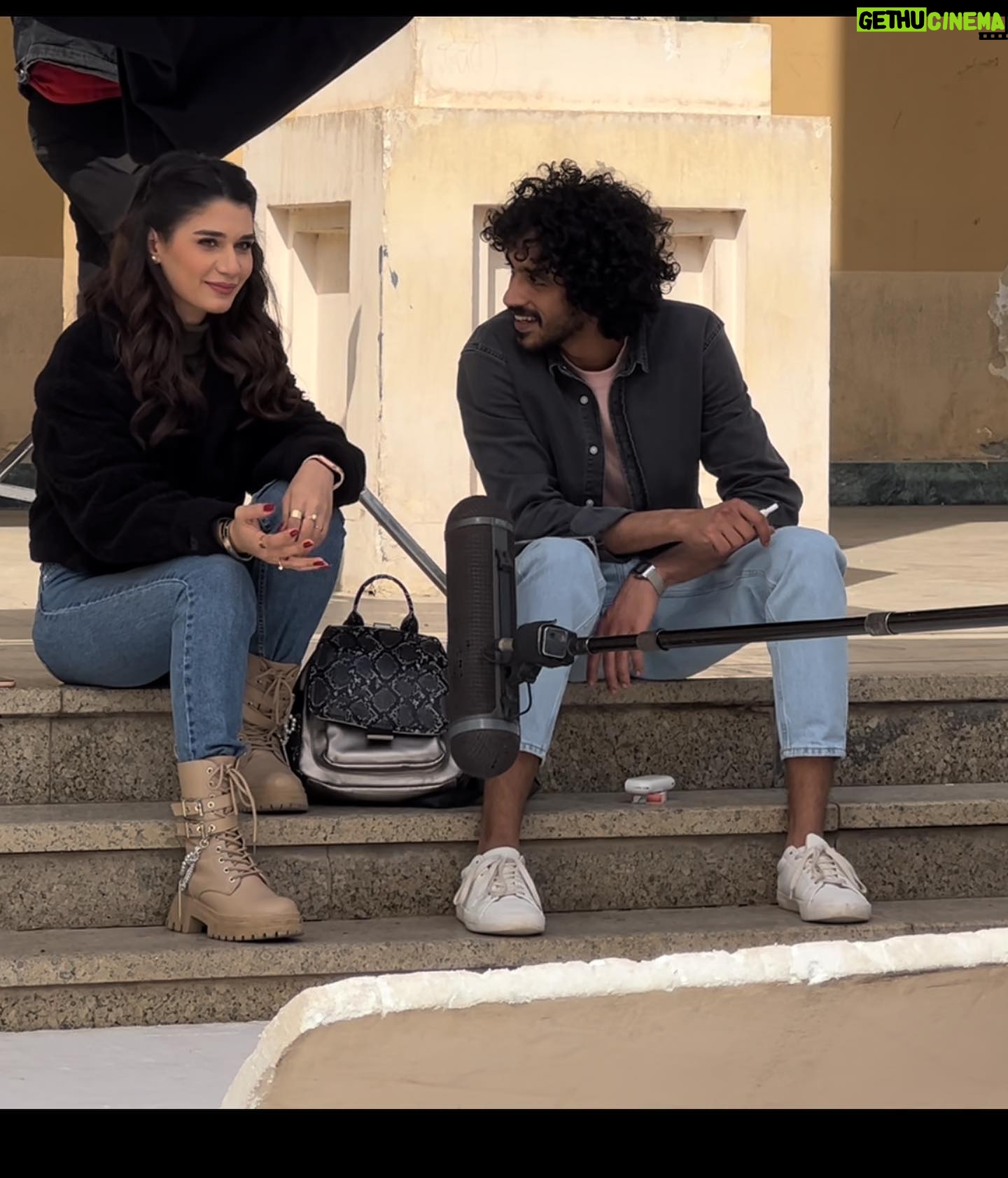 Lobna Ezzat Instagram - وأخيراً مسلسل #أولاد_عابد 🔥 شخصية #قمر أستنونا ١٥ يناير بأذن الله علي @shahid.vod @mbcgrouppr علي قنوات ال mbc يا رب يعجبكم أنا متحمسة جداً أعرف رأيكم لأني بحب كواليس المسلسل دا وبحب كل الكرو بتاعو وبحب العيلة دي إخراج المبدع دكتور @akramfarid1 مساعد مخرج casting director @ibrahimashraaf My acting coach @yassinelesamy