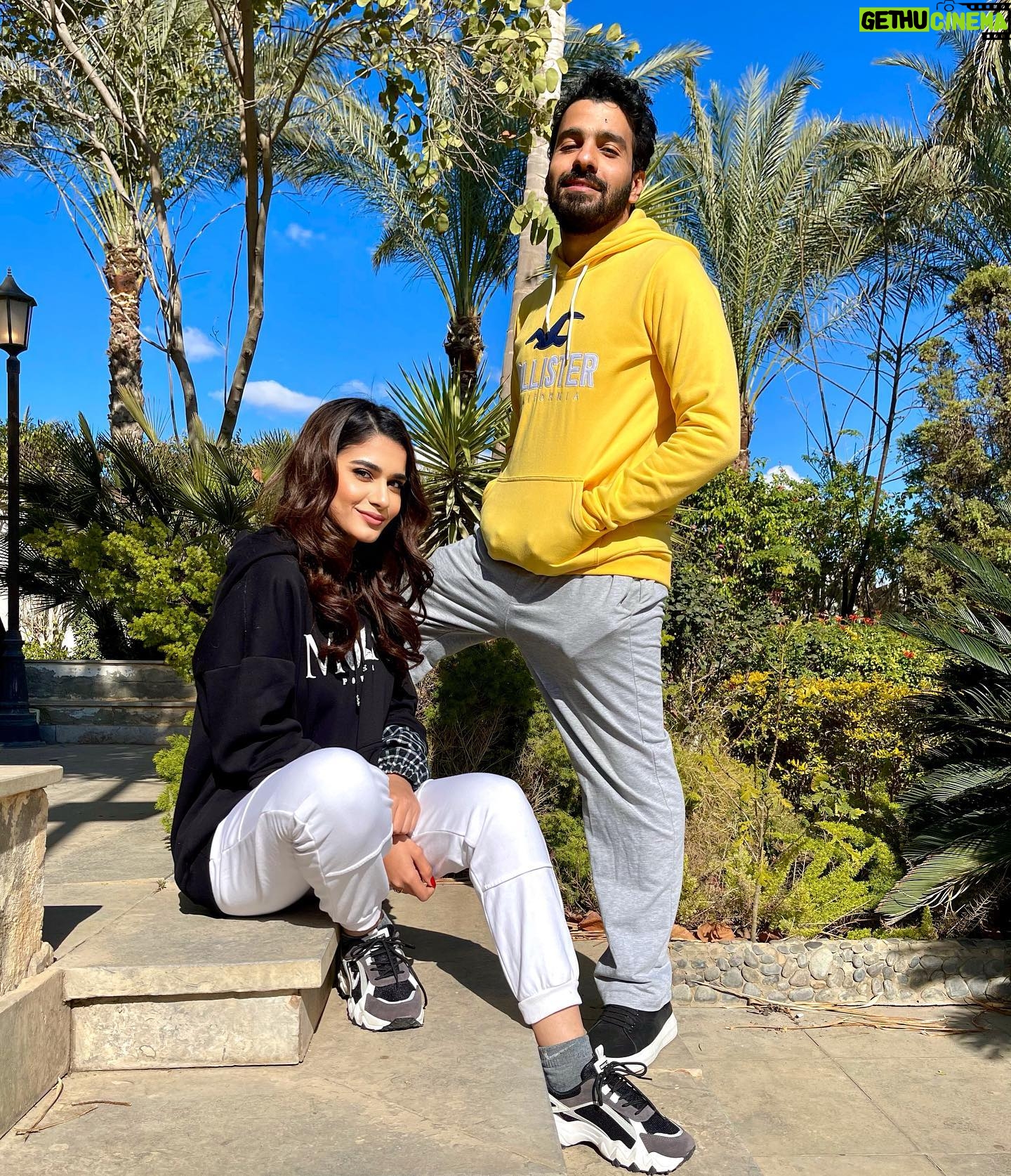 Lobna Ezzat Instagram - وأخيراً مسلسل #أولاد_عابد 🔥 شخصية #قمر أستنونا ١٥ يناير بأذن الله علي @shahid.vod @mbcgrouppr علي قنوات ال mbc يا رب يعجبكم أنا متحمسة جداً أعرف رأيكم لأني بحب كواليس المسلسل دا وبحب كل الكرو بتاعو وبحب العيلة دي إخراج المبدع دكتور @akramfarid1 مساعد مخرج casting director @ibrahimashraaf My acting coach @yassinelesamy