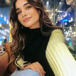 Lobna Ezzat Instagram - Swipe to smileee🐝