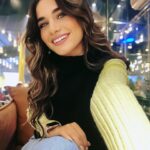 Lobna Ezzat Instagram - Swipe to smileee🐝