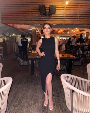 Lobna Ezzat Instagram - Summer vibes🐚🌘