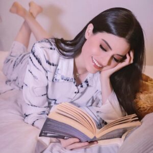 Loide Christina Teixeira Instagram - Selamat malam 🇮🇩 Bom dia 🇧🇷
 
Selesai buku ini saya akan belajar peta dari Indonesia PROMISE