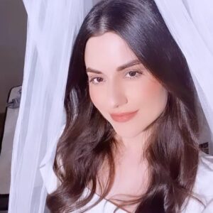 Loide Christina Teixeira Instagram - Today, I'm celebrating another year of my life.Hari ini aku hanya ingin berterima kasih pada Tuhan, sebab telah menambahkan satu tahun lagi dalam hidupku. I pray for more wisdom, grace, and healthy life. A big thank you to everyone who took the time to wish me HBD each of you made my day more special Yay! It’s my birthday 🥳🎉