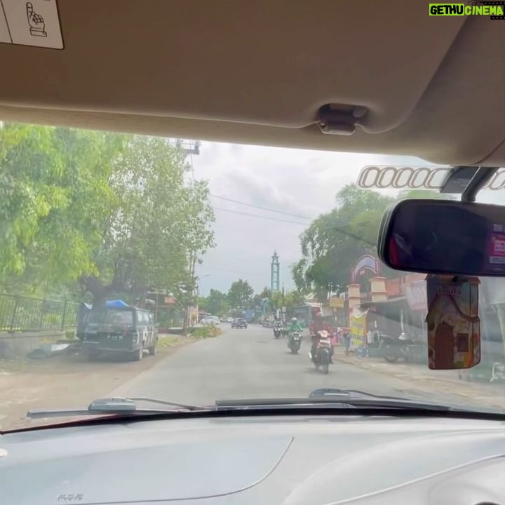 Loide Christina Teixeira - 3 Likes - Senang sekali bisa kontribusi untuk bakti sosial bersama @ledianeofficial dalam rangka penanaman pohon mangrove sebanyak 1018. Harapan Saya semoga kegiatan ini dapat membantu Desa Bedono, Demak, Jawa Tengah untuk meminimalisir abrasi pasang laut. Seru sekali Saya mendapatkan kesempatan pengalaman untuk terjun langsung seperti ini.I had so much fun! 🌳❤️
#gogreen #indonesia #semarang #nature