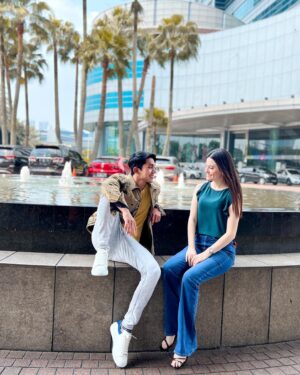 Loide Christina Teixeira Instagram - Kita lagi ngobrolin apa nih ? Sambil nongkrong di pinggir kolam gini !