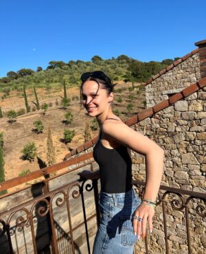 Lola Le Lann Instagram - Un ghjornu a u @domainedemurtoli by @ohmybos 🦅🌳
