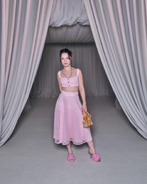 Lola Le Lann Instagram - @giambattistavalliparis 💓💓💓

Haute couture 2023

#giambatistavalli #hautecouture