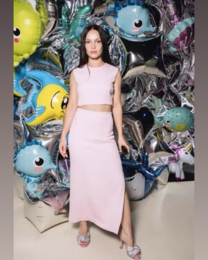 Lola Le Lann Instagram - @giambattistavalliparis 🌺🌹🌷🫀♥️