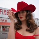 Lola Kirke Instagram - Fun fact: Did you know I’m technically British?! That means I’m coming home to London for @c2cfestival. See y’all next month! 🤠 Tickets on sale now at the link in my bio! - 📸 @electraking 💄 @jkinigopoulos 💃🏻 @rosegoldvtg 🤠 @bailey_hats