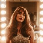 Lola Kirke Instagram - 💛 📸 @rettrogers 💋@bheadabe Dress #junecarter