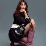 Lola Kirke Instagram - Got to talk Country Curious with @eazytigermag 🐅 Check it out at the link in my bio! - Eazy Tiger Mag @eazytigermag Lola Kirke @lolakirke Photographer: BriAnne Wills @briannewills Stylist: Doria Santlofer @doriasantlofer Hair & makeup: Regina Harris @reginaharris Cinematographer: Jon Gourlay @jongourlay Photo assistant: Katy Andrascik @katyandrasci