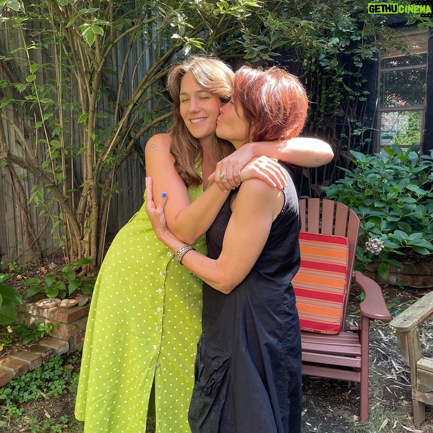 Lola Kirke Instagram - Karma, the final track on my latest EP Country Curious, is OUT NOW!!! Thank you @pandora for making me and @rosannecash cover girls. It is always nice to be by her side š„¹ Stream it everywhere and anywhere music is if you havenāt already and THANK YOU KINDLY IF YOU HAVE ā¤ļø
