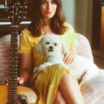 Lola Kirke Instagram - I share my house with my best friend but have you shared “My House” with yours? Tag them below! Stream “My House” at the link in bio!! 📸 @mamahotdog 💋 @morganlindsaybeauty 👗 @geminola_nyc