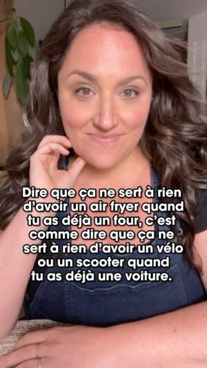 Loounie Instagram - Ce sont des outils différents qui répondent à des besoins différents. Ce n’est pas utile ou pertinent pour tout le monde, mais ce n’est pas non plus moralement inférieur ou moins « prestigieux » d’en utiliser. 🙃

On me dit souvent que je suis un peu trop passionnée de air fryer, mais en réalité je suis passionnée d’ACCESSIBILITÉ. Il faut une diversité d’outils et d’astuces pour répondre à une diversité de besoins, en cuisine comme dans tout! 💕#loouniecuisine #accessibilité #airfryer