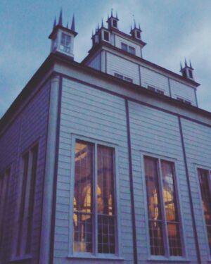 Loreena McKennitt Instagram - #TBT In a stirring and inspirational return to her roots, Loreena McKennitt recorded The Wind That Shakes The Barley an album of traditional Celtic songs, in the historic 1832 Sharon Temple north of Toronto, Ontario, Canada, ten years ago this week.
http://lnk.to/LMBarley