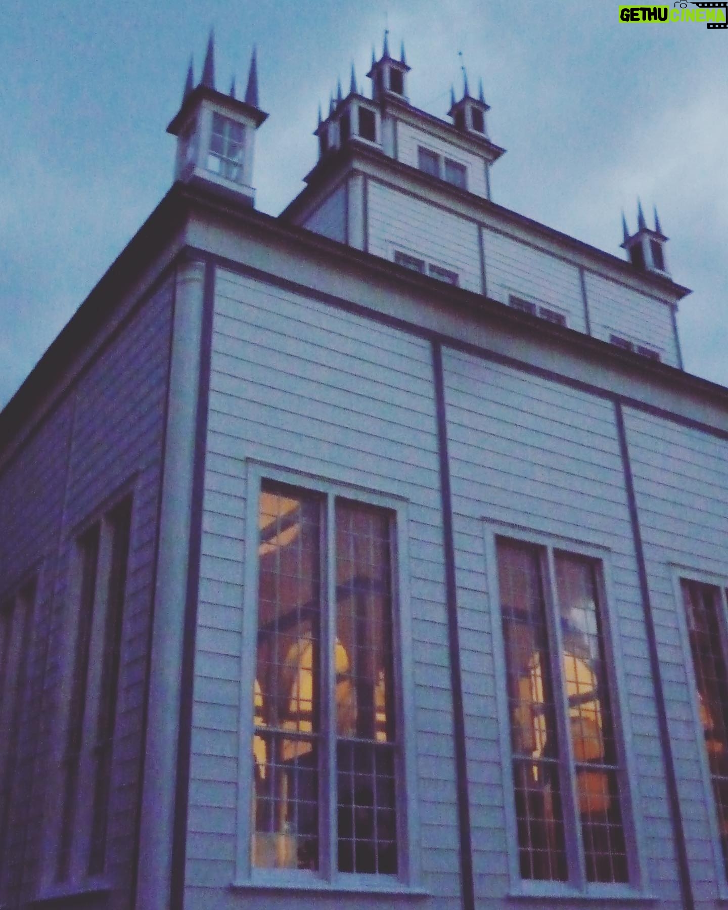 Loreena McKennitt - 4.3K Likes - #TBT In a stirring and inspirational return to her roots, Loreena McKennitt recorded The Wind That Shakes The Barley an album of traditional Celtic songs, in the historic 1832 Sharon Temple north of Toronto, Ontario, Canada, ten years ago this week.
http://lnk.to/LMBarley