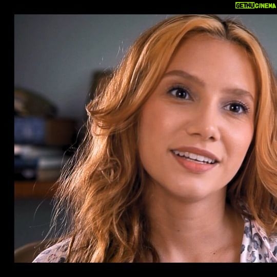 Lorena Comparato - 5.3K Likes - Videobook em inglês da genial @lorenacomparato 
.
Direção: @brunoibanez_ 
Produção: @thelloribbeiro 
Texto: @vanessaveigaworking 
.
.
.
.
.
.
.
#lorenacomparato #atriz #videobook #actress #artista #arte #artist