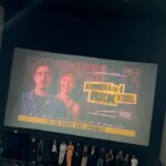 Lorena Comparato Instagram - Viciada nesse cabelo e nesse filme ✨🤘🏽🎬 VAI NO CINEMA ver AUMENTA QUE é ROCK N ROLL !!! Primeiro final de semana é o que rege o resto da temporada do filme. É MUITO importante prestigiar !!! Vai lá conhecer a história da Rádio M4LDITA FM FLUMINENSE !!! É um filme histórico !!! E com a @flordiegues ♥️ PARABÉNS a todos da equipe e elenco. @tomasportella você é F0D4 !!! 📸 by @robertofilho_profissional
