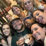 Lorena Comparato Instagram – Que saudades de PÉ NA COVA 💀💜 “Firma sinistra é a nossa” como eu tava com saudades !!! #tbt desse nosso encontrinho Madureira! @tnalia @karinamarthin AMO VOCÊS!!!