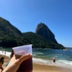 Lorena Comparato Instagram – Ela tá de cabelinho novo ela 💙 e morrendo de saudades do paulista mais carioca de Los Angeles @arthurdeucher