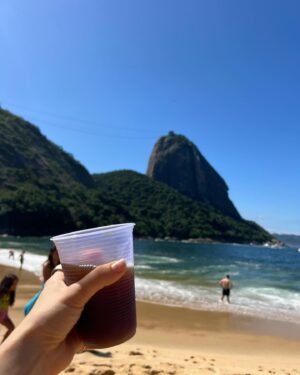 Lorena Comparato Instagram - Ela tá de cabelinho novo ela 💙 e morrendo de saudades do paulista mais carioca de Los Angeles @arthurdeucher