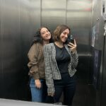 Lorena Comparato Instagram – Uma delícia de espetáculo 🩵 com uma das melhores companhias minha afilhada @flora.cronemberger ✨ o espetáculo @kafkabonecaviajante vai em Maio para Curitiba, Goiânia, Belém e Fortaleza !!! Não deixem de assistir !!! @alessandramaestrini @carolgarciabarbolo @lilianvaleska @andre_dias estão arrasando !!! Parabéns @rafaelprimot @joaofonsek1 @tonylucchesi e TODA EQUIPE !!! 🎭 e a ida pro @shoppingdagavea me fez voltar a infância vendo a @enfimenfant e @livraria_malasartes ♥️ e ainda fui confundida com Carol Garcia !!! Hahahah uma honra !!!