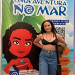 Lorena Comparato Instagram – Uma delícia de espetáculo 🩵 com uma das melhores companhias minha afilhada @flora.cronemberger ✨ o espetáculo @kafkabonecaviajante vai em Maio para Curitiba, Goiânia, Belém e Fortaleza !!! Não deixem de assistir !!! @alessandramaestrini @carolgarciabarbolo @lilianvaleska @andre_dias estão arrasando !!! Parabéns @rafaelprimot @joaofonsek1 @tonylucchesi e TODA EQUIPE !!! 🎭 e a ida pro @shoppingdagavea me fez voltar a infância vendo a @enfimenfant e @livraria_malasartes ♥️ e ainda fui confundida com Carol Garcia !!! Hahahah uma honra !!!