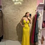 Lorena Comparato Instagram - @mood4us 👗✨🍾 você já alugou vestido?! Mas eu aposto que você já gastou fortunas num vestido e acabou nem usando mais tentas vezes. Eu amo alugar. AMIGA! Olha isso! TODA vez que eu vou na Mood parece que eu to entrando numa loja nova, ao mesmo tempo com uma sensação de casa e armário familiar. Lá elas falam que a Mood é seu melhor armário fora de casa e eu concordo. Dessa vez eu escolhi o lavanda, mas sai de lá morrendo de vontade de usar vários e já quero voltar! Curtiu? Qual seu favorito? #mood4us #aluguel #casamento thanks @bebella.kraskoff Marcia e Lorena 🫶🏽🤍