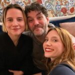 Lorena Comparato Instagram - @biancacomparato em @greysabc ✨🍾🤍 não é um luxo Brasellll?! 🇧🇷🚑🎥 Ter uma atriz Brasileira numa série americana de tanto sucesso com escritor e produtor Brasileiro !!! Arrasaram @bskubs and thanks @thekileydonovan for hosting ♥️🫶🏽
