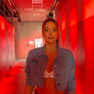 Lorena Gómez Instagram - Mi carrusel de hoy.
Gracias siempre por el cariño y respeto @mediasetcom 
Ha sido muy bonito el día de hoy. 
@jlmolina.g @evaexpejo @yolandakamini @omarsu @emmagarciaweb 🙏🏻

*En el último video soy yo en esencia pura ☺️

MUAH: @antonia_espin @alejcabanillas 

 @alameda_brand  @aloyoga @alo @wowconcept_ 

¿Os ha gustado?