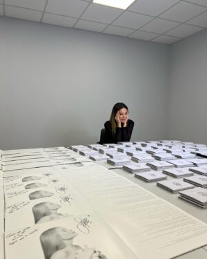 Lorena Gómez Instagram - Nos acaban de llamar de la discográfica ahora mismo diciéndonos que tenemos que fabricar más discos. 

¿¿¿Os imagináis mi felicidad en estos momentos???

¡¡¡GRACIAS!!!! 
¡Vosotros sois los responsables de esta emoción tan increíble! 

¡Qué llorera! 😢🤍💫 
Qué locura! No ME LO CREOOOOOOOOOOO!!!!