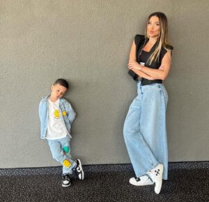 Lorena Gómez Instagram - Primer photocall con mamá ❤️
 
PLANAZO DE SÁBADO ✨

#amigosimaginarios 
@paramount_spain 
@idolyagency_official 
@alejandro.publicity