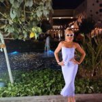Lorena Herrera Instagram – Qué te gusta más? Fotos o videos? A mí totalmente videos, las fotos casi no me gustan 😵‍💫🤣🤣 Aquí las últimas para que no se queden en el olvido! 
Qué siempre tengamos presente qué la vida es la Gran escuela para crecer y transformarnos en mejores personas, pero eso dependerá de nosotros ,de tener esa Consciencia y de encontrar la enseñanza en las situaciones que tenemos diariamente! ( porque siempre la hay) Aunque si procuramos trabajar en nuestra Paciencia y Tolerancia te aseguro avanzaremos bastante! 😀
Gracias @cataloniaresorts @happy.jaky @ottoppppp Por estos mágicos días!!🙏
#felizmiercoles #becatalonia #playa #beach #travel #mex #costamujeres #cancun