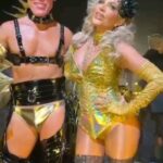 Lorena Herrera Instagram – Nos Separaron al nacer🤣🤣 Siempre me río mucho con mi querido @waithsman 
Las grabaciones de #LasMasDeLasMas estuvieron Espectaculares, Me divertí mucho!!!! Gran estreno en marzo!!! @lamasdraga #tvprogram #youtubechannel #estreno #comingsoon #felizjueves