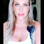 Lorena Herrera Instagram - Si tienes para ir a cenar, a unos tacos, al cine, pasear, etc, entonces claro que puedes ayudar, si no lo hacemos Realmente es falta de empatía... Ahora son ellos, mañana podemos ser nosotros! TACHEN CON PLUMÓN EL CÓDIGO DE BARRAS, PONGAN EN CADA COSA OTIS O ACAPULCO, para que así no puedan negociar con lo qué donemos y llegué a dónde queremos!! 🙏🙏 Acapulco nos necesita!! #acapulco #huracan #otis