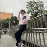 Lorene Ren Instagram - 今年的第一個月咻的一下就要結束了 想問候一聲”你好嗎?” 相信一切都是最好的安排 喜怒哀樂各種情緒都是成長的養分 心裡的調適與平安 時間會幫忙 為我們彼此加油打氣💪🏻 一起迎接新的一個月到來～ #SKECHERS #坐不住的年輕人 #GORUN #MAXCUSHIONIGELITE #ULTRAGO #AIRCOOLED #ORTHOLITE #舒適